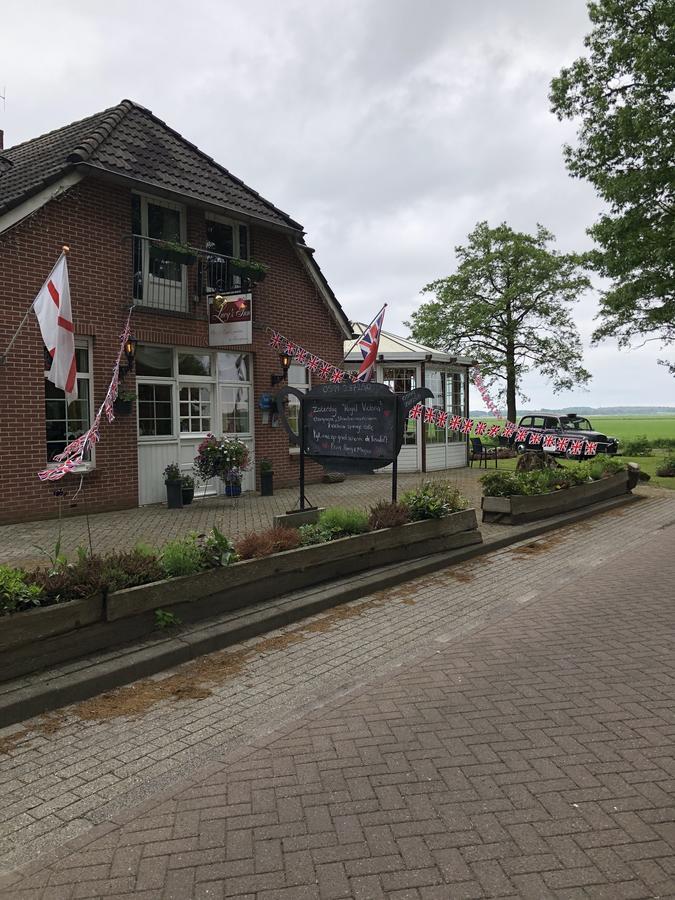 Lucy'S Inn Eesergroen Екстериор снимка
