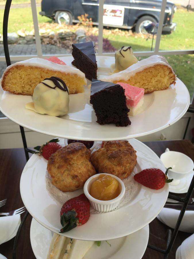 Lucy'S Inn Eesergroen Екстериор снимка