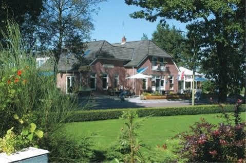 Lucy'S Inn Eesergroen Екстериор снимка